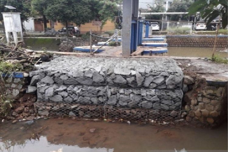 Tangsel Siapkan Karung Pasir hingga Bronjong Antisipasi Tanggul Jebol